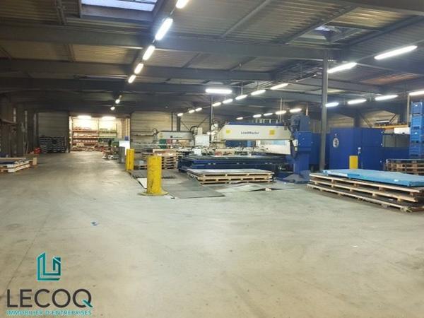 ENTREPÔT / LOCAL ARTISANAL 2100m2 à MAYENNE