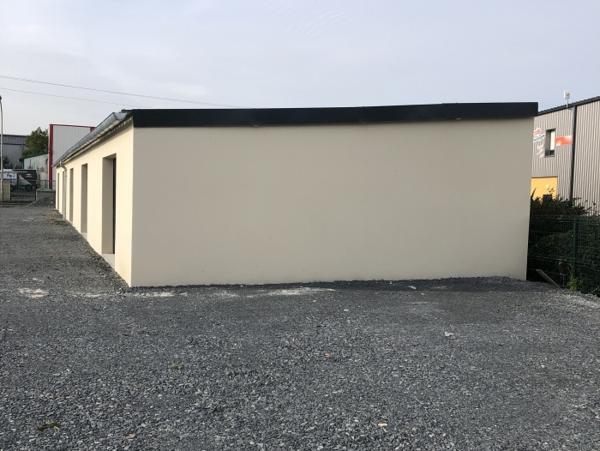 GRANDS GARAGES /HANGARS 5.5€/M2 belle hauteur intérieure à TROARN