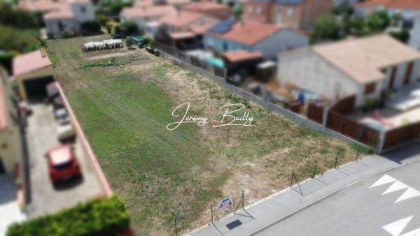 Terrain à vendre de 1 087 m²