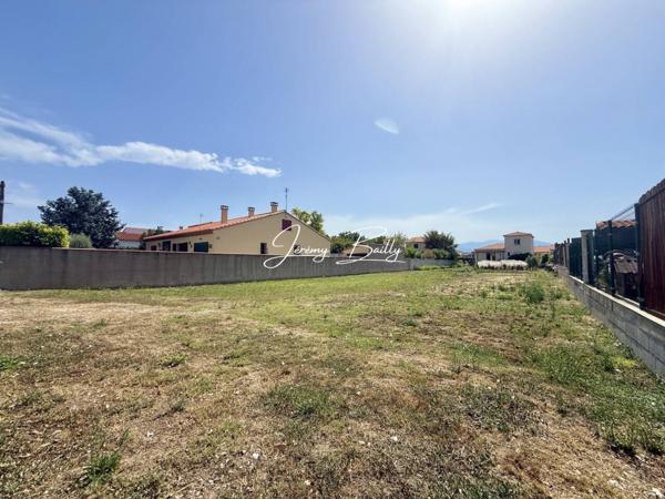 Terrain à vendre de 1 087 m²