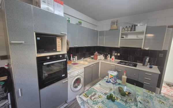 Immeuble à vendre    11 pièces • 245 m2 Fort-de-France