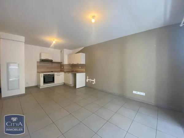 Appartement à louer 2 pièces 41.45m² Villeneuve-lès-Avignon (30400)