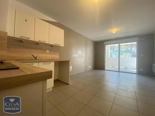Appartement à louer 2 pièces 41.45m² Villeneuve-lès-Avignon (30400)
