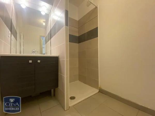 Appartement à louer 2 pièces 41.45m² Villeneuve-lès-Avignon (30400)