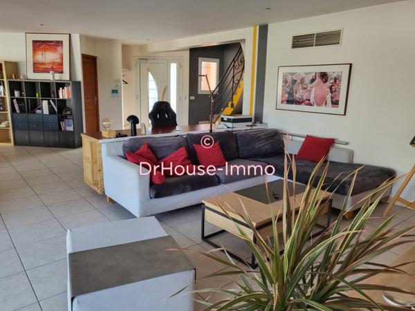 Maison à louer 5 pièces de 200 m²