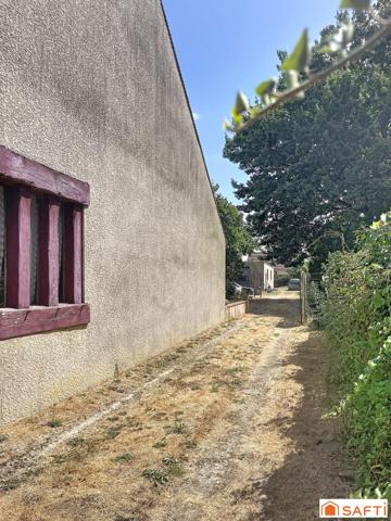 Maison 146 m2 - 4 chambres - Terrain 1756 m2 - idéal artisans pour stockage