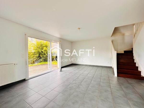 Maison avec jardin, à proximité des écoles et du tram A