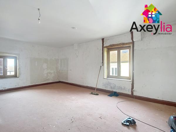 Cuinzier (42460) A VENDRE - CUINZIER - LOGEMENT T3 À RÉNOVER DE 70M2