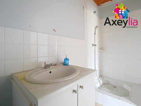 Cuinzier (42460) A VENDRE - CUINZIER - LOGEMENT T3 À RÉNOVER DE 70M2