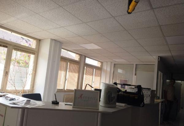 Bureau - 9 pièces - 215 m²