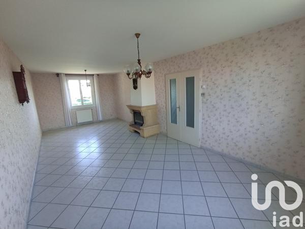 Maison 4 pièces de 104 m² à Châtillon-sur-Thouet (79200)