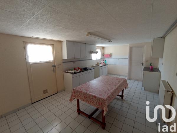 Maison 4 pièces de 104 m² à Châtillon-sur-Thouet (79200)