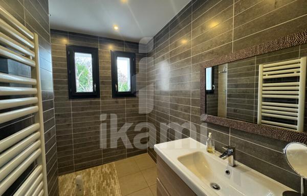 ROUSSILLON MAISON 193 M2 4 CHAMBRES