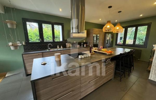 ROUSSILLON MAISON 193 M2 4 CHAMBRES