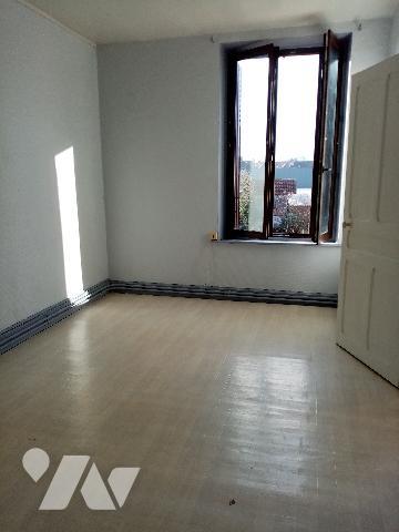 maison  composée de 2 appartements, caves et greniers , terrain 582 m²  petit bâtiment annexe