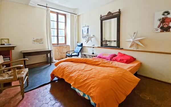 Maison à vendre    12 pièces • 486 m2 Reillanne