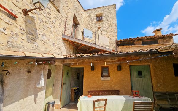 Maison à vendre    12 pièces • 486 m2 Reillanne