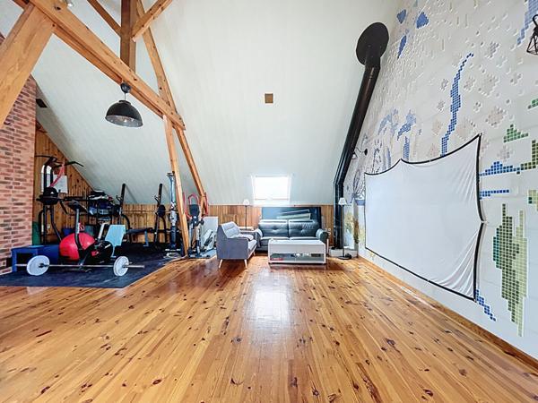 A VENDRE à 49130 Sainte Gemmes sur Loire 8 pièces 210 m² habitable 6 chambres 1600 m² jardin avec garage et atelier de 43 m² !