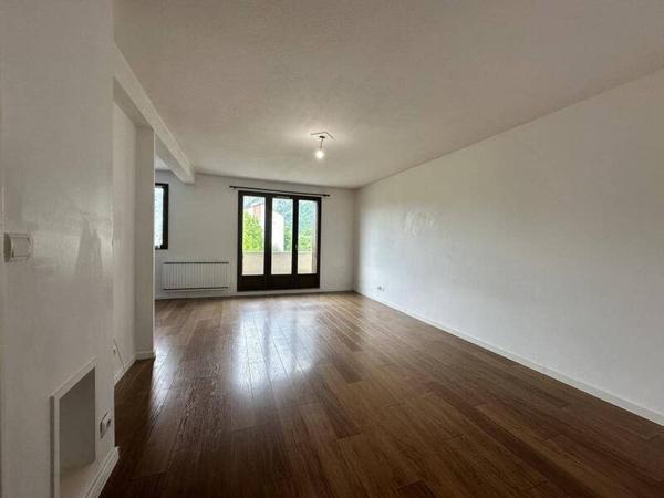 Appartement 4 pièces                                        - 38360 Sassenage Réf : 5492