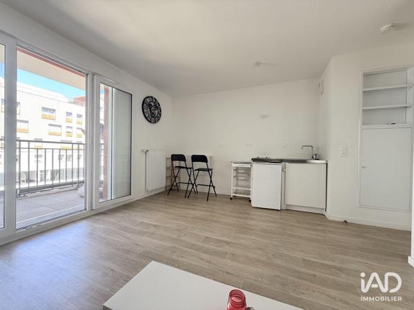 Location studio 27 m² Pontoise