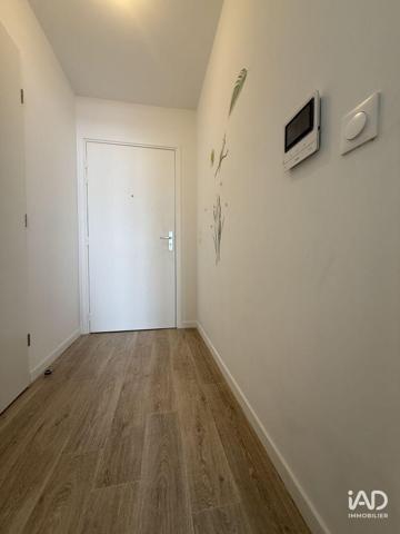 Location studio 27 m² Pontoise