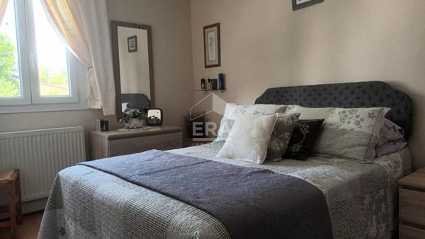 Maison de plain-pied proche commerce et accès rivière