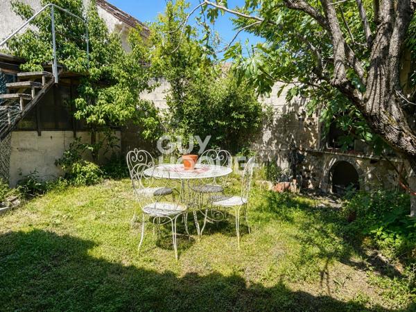 ENSEMBLE IMMOBILIER COMPRENANT 4 LOGEMENTS - TERRASSE ET JARDIN - DOUBLE BOX
