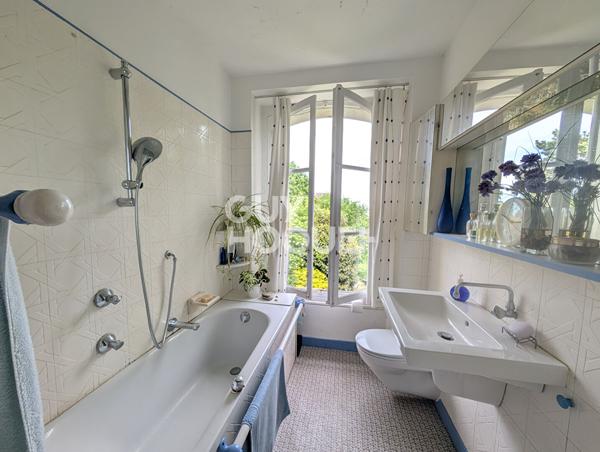 MAGNIFIQUE DEMEURE 233m2 VIEUX MARLY