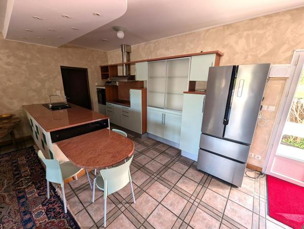 grande maison avec 4 ch à 10 min d'Angers.