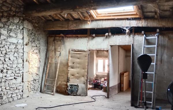 Maison au coeur de St Donat sur l'Herbasse