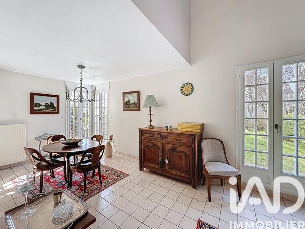 Maison à vendre 8 pièces 170 m² Saint-Rémy-lès-Chevreuse