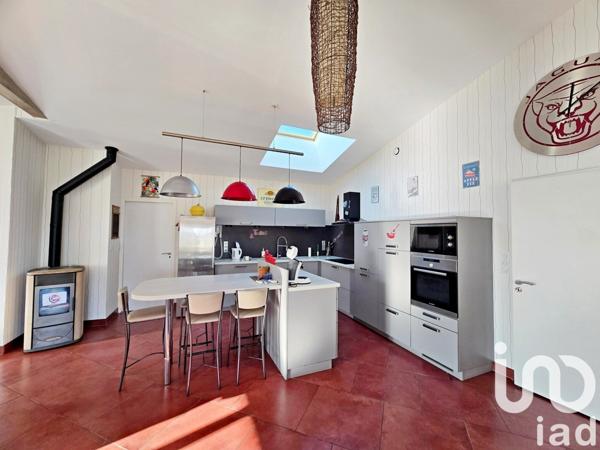 Maison à vendre 7 pièces 207 m² Châteauroux