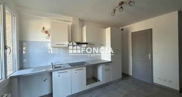 Location Appartement 3 pièces 73.86 m² - Saint-didier-de-formans 01600