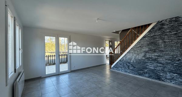 Location Appartement 3 pièces 73.86 m² - Saint-didier-de-formans 01600