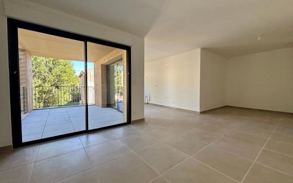 Appartement à vendre    3 pièces • 70 m2 Marguerittes