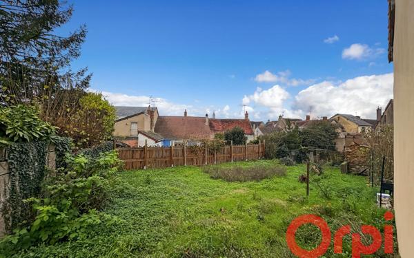 Maison à vendre    4 pièces •  Ainay-le-Château