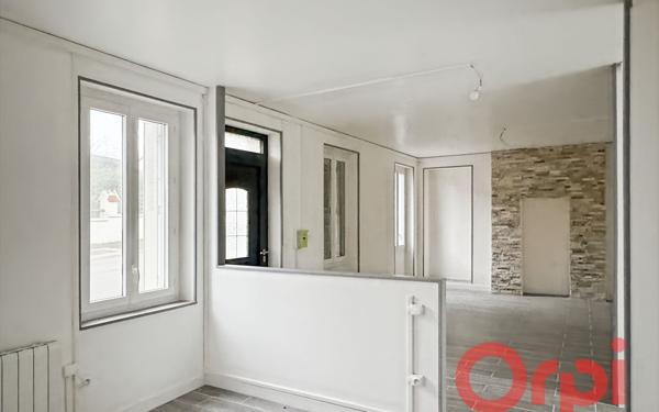 Maison à vendre    4 pièces •  Ainay-le-Château