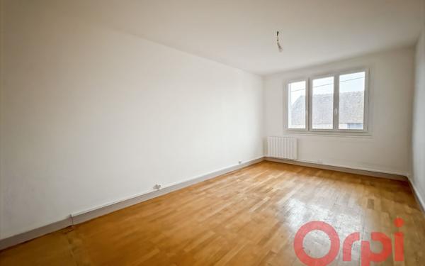 Maison à vendre    4 pièces •  Ainay-le-Château