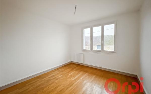 Maison à vendre    4 pièces •  Ainay-le-Château