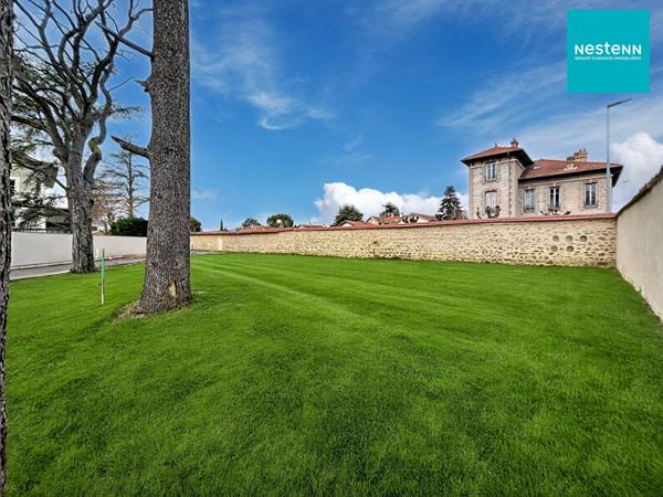 Terrain de 473 m² - Andrézieux-Bouthéon - Viabilisé, et partiellement clos !