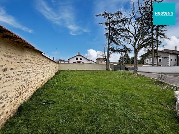 Terrain de 473 m² - Andrézieux-Bouthéon - Viabilisé, et partiellement clos !