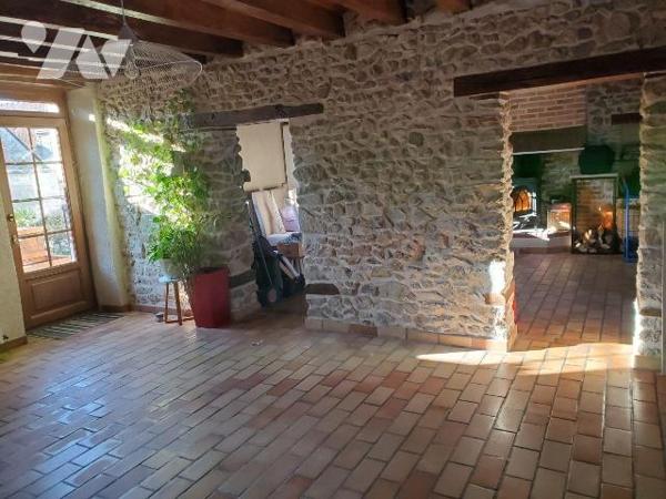 Maison à Vendre à Anzême (23000) en Creuse (23)
Cette maison de 115.2 m² se situe sur un terra...