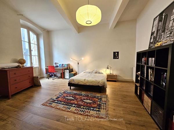 AGEN COEUR HISTORIQUE  : MAISON BOURGEOISE 10 PIECES - 380 M² - PARC - PISCINE - DOUBLE GARAGE