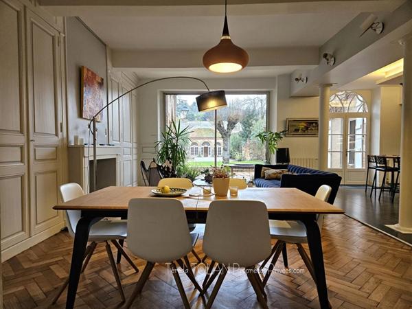 AGEN COEUR HISTORIQUE  : MAISON BOURGEOISE 10 PIECES - 380 M² - PARC - PISCINE - DOUBLE GARAGE