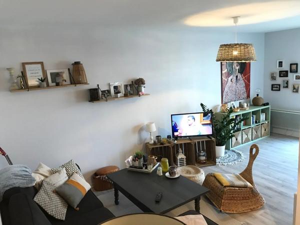 Location                                                      Appartement
                        
                     2 pièces                      45 m2                     à Lucé