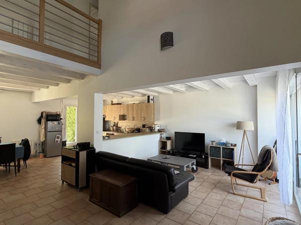 Location                                                      Maison de village
                        
                     3 pièces                      80 m2                     à Chuisnes