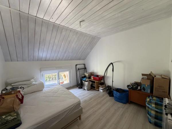 Location                                                      Maison de village
                        
                     3 pièces                      80 m2                     à Chuisnes