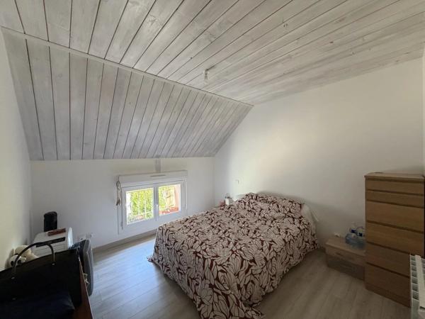 Location                                                      Maison de village
                        
                     3 pièces                      80 m2                     à Chuisnes