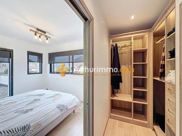 Vente                                                      Maison
                        
                     5 pièces                      160 m2                     à Bourgoin-Jallieu