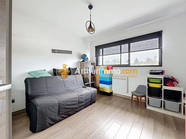 Vente                                                      Maison
                        
                     5 pièces                      160 m2                     à Bourgoin-Jallieu